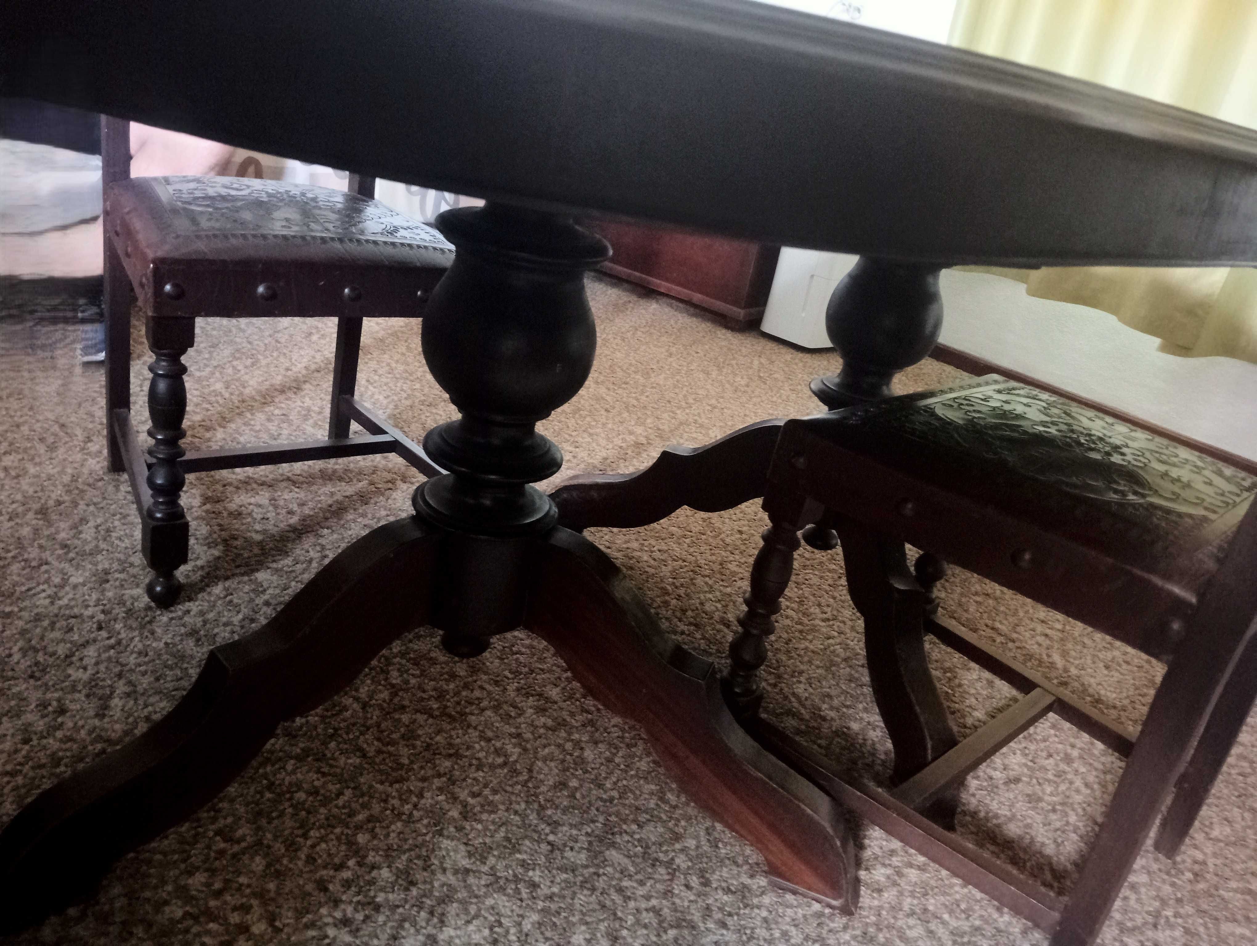 Conjunto móvel + mesa + cadeiras