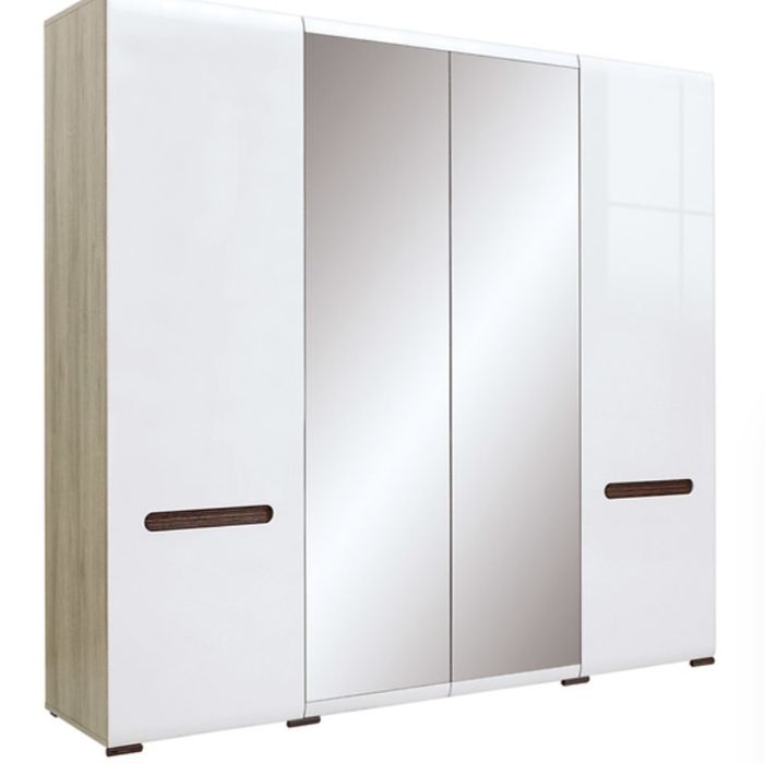 Szafa czterodrzwiowa