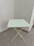 Mesa dobrável de metal quadrada