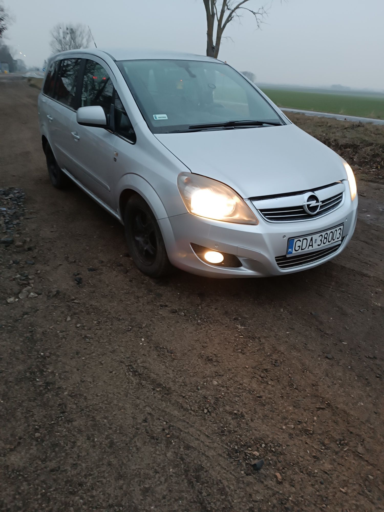 Opel Zafira B lift 2010r 1.7cdti 7 osobowa