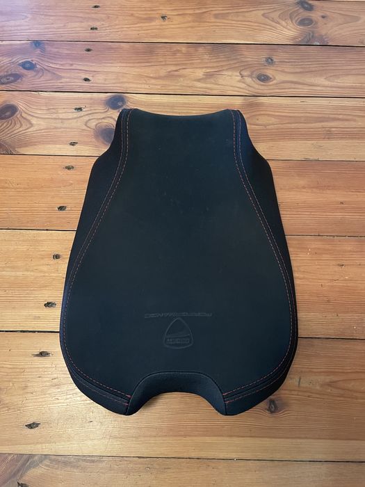 Siedzenie Ducati Streetfighter V4 niskie obniżone low ride