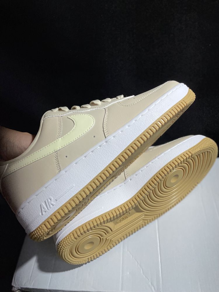 Кросівки жіночі W Nike Air Force 1 07 оригінал