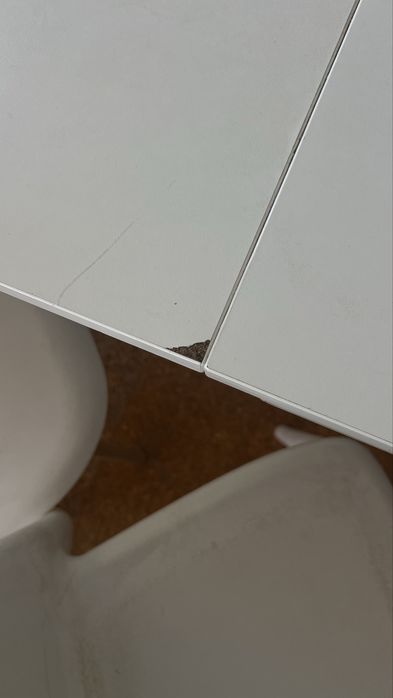 MESA DE JANTAR IKEA VIHALS - PERFEITA PARA O SEU ESPAÇO!