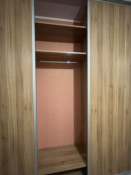 Шафа- купе із вбудованим дзеркалом