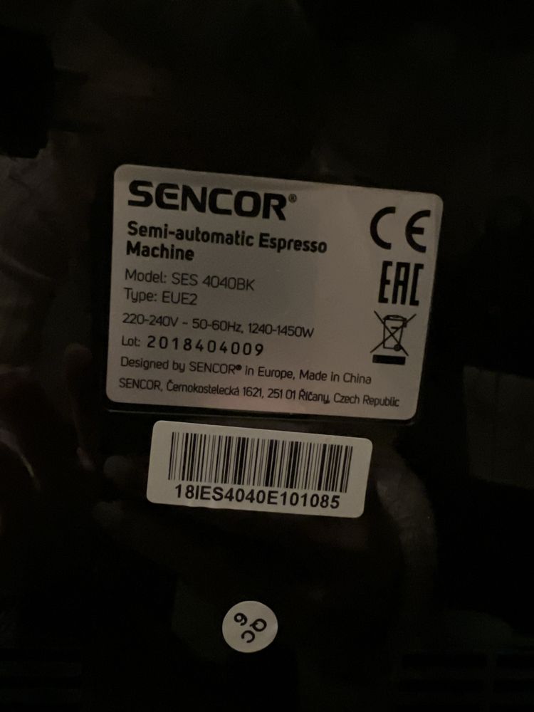Ekspres do kawy kolbowy półautomatyczny  Sencor