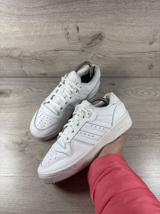 Adidas Rivalry чоловічі кросівки білі шкіра 40 розмір
