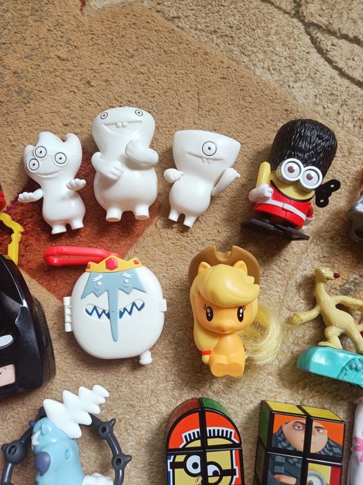 Игрушки Макдональдс разные Бэтмен