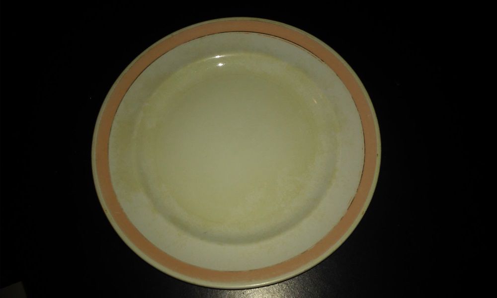 Prato antigo com mais de 80 anos.