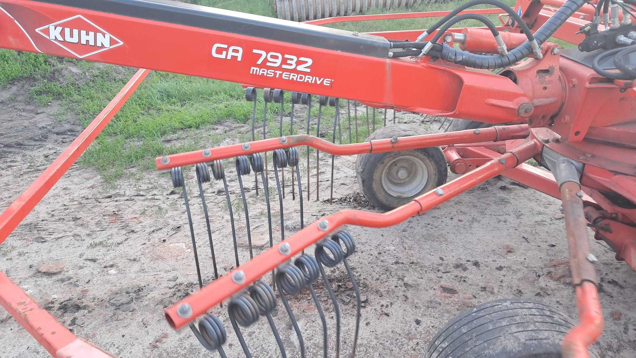 KUHN 7932  Zgrabiarka 2011r  Karuzelowa 2 Gwiazdowa  6522 Pottinger