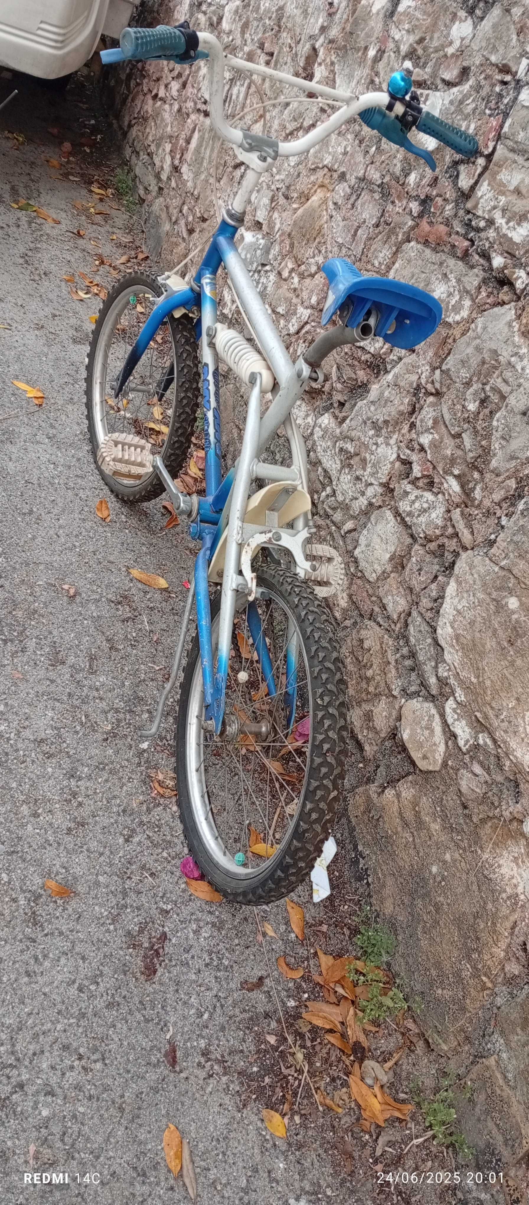 Bicicleta BMX esmaltina