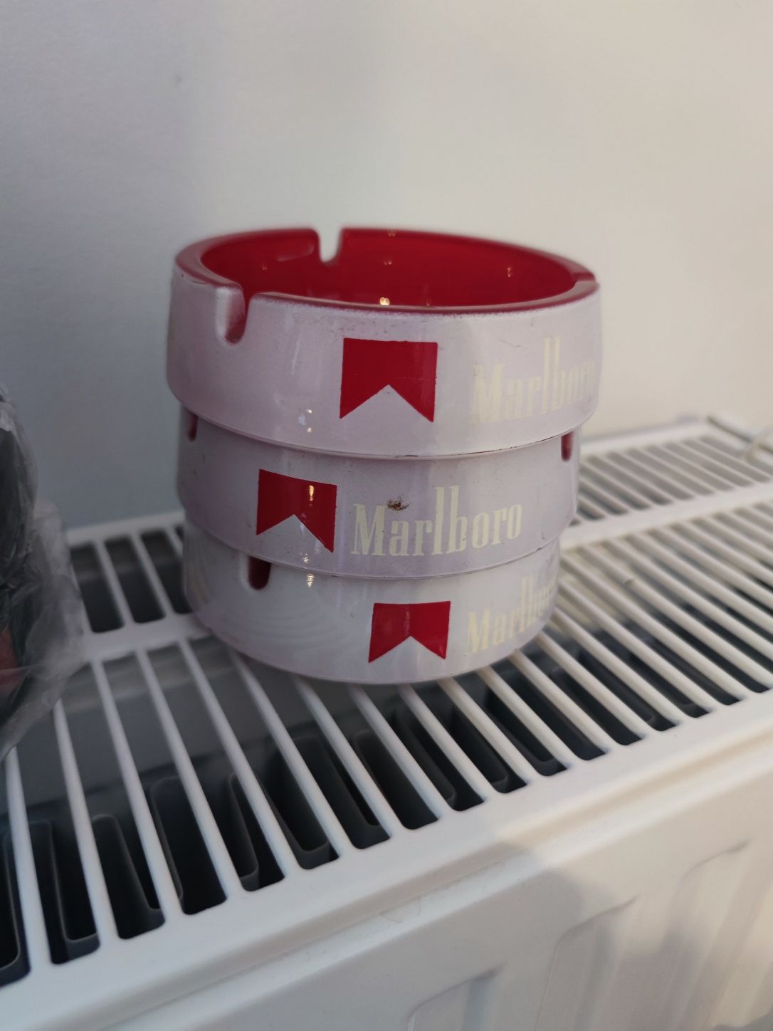 Popielniczka Marlboro czarna nowa popielniczki gastronomia bar dom
