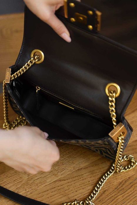 Cумка через плече з жаккардової тканини+ теляча шкіра FF Fendi.