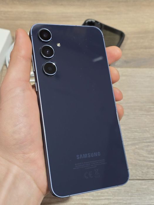 Samsung  a55 8/256 android 16