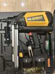 Gwozdziarka Dewalt C5