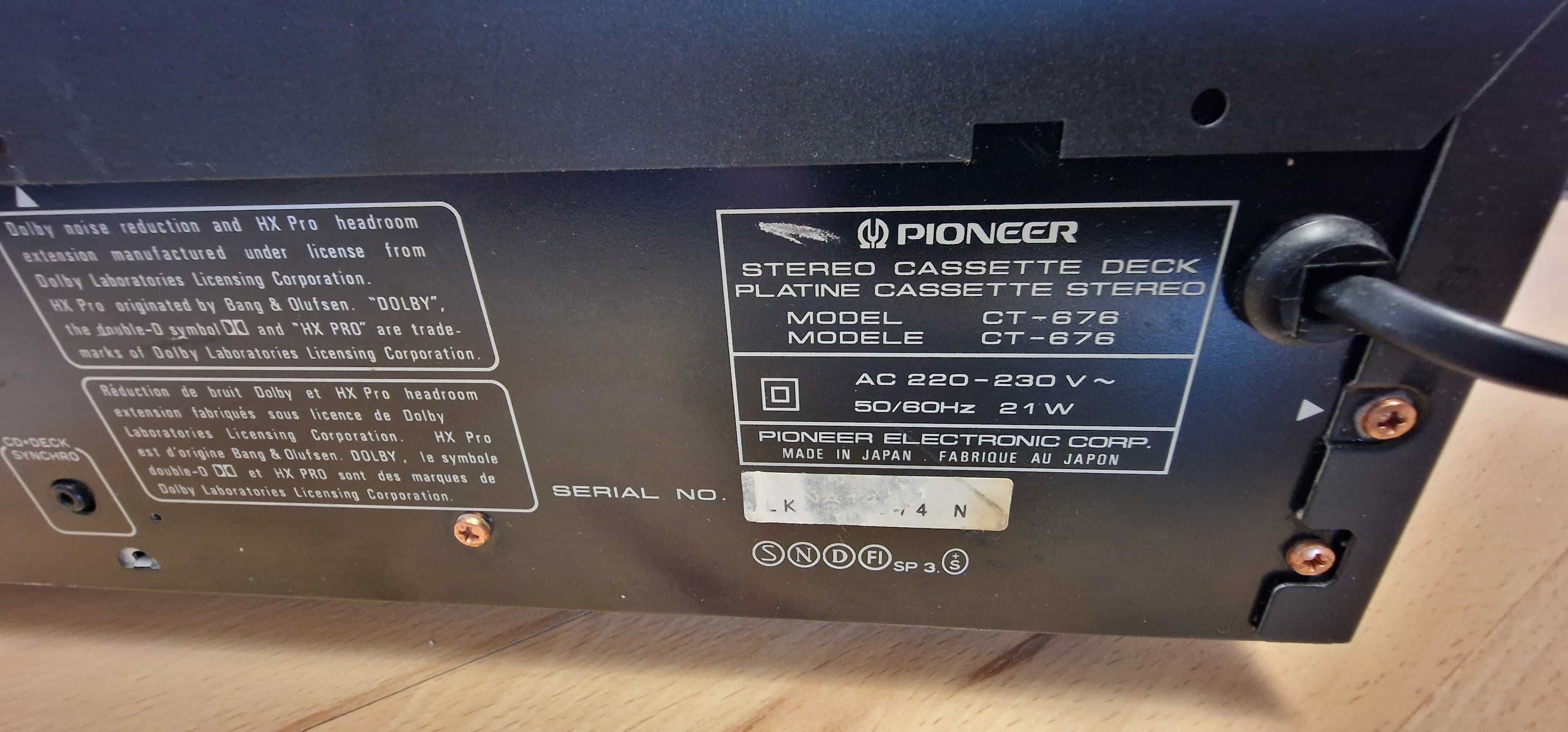 Pioneer CT-676 magnetofon
