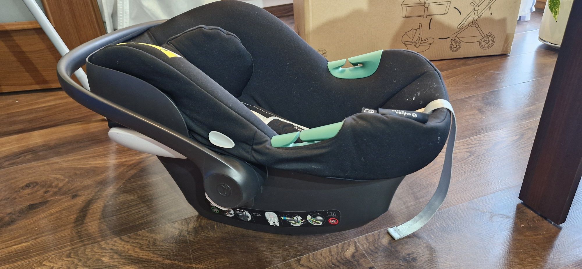 Fotelik Cybex aton b2 Silver