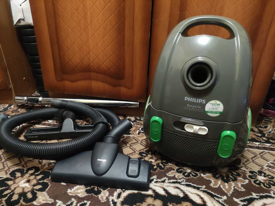 Пилосос мішковий Philips