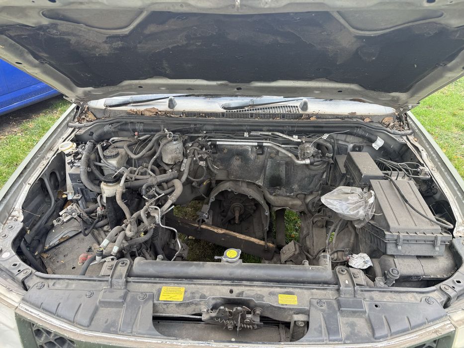 Nissan Navara продаж ціляком на запчастини