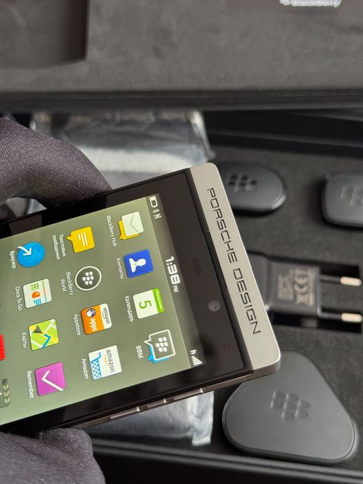 НОВЫЙ! Blackberry Porsche Design P9982