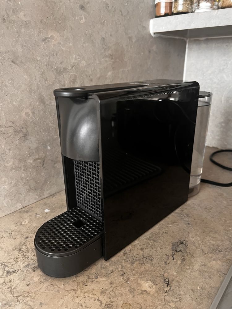 Essenza Mini Nespresso Piano Black C30