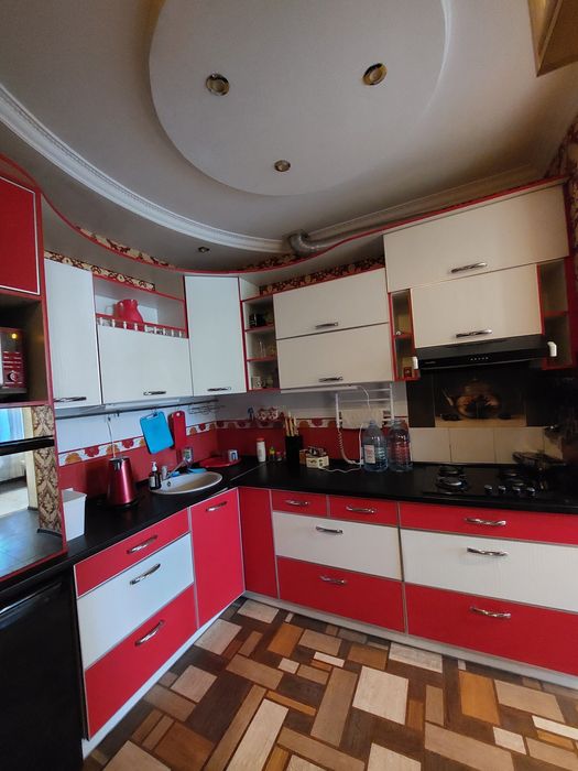 Продам велику ідеальну 2 кімн.кв.з ремонтом, технікой і меблями