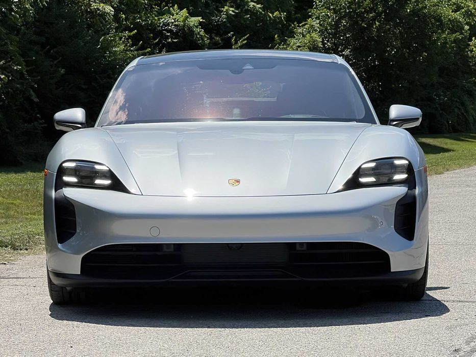 Porsche Taycan 4S      2022