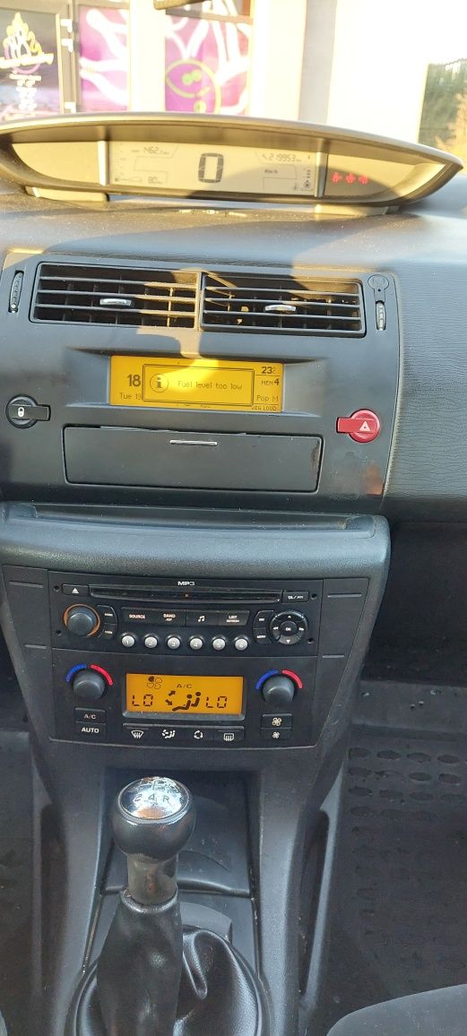 Citroen C4  1.6 benzyna  110 KM B.dobry stan Nowe tarcze i klocki