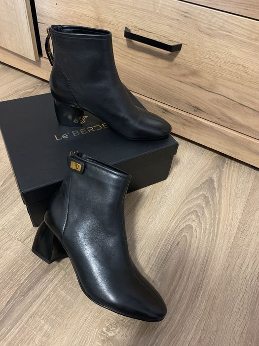 Нові черевички-ботильйони(37) натуральна шкіра