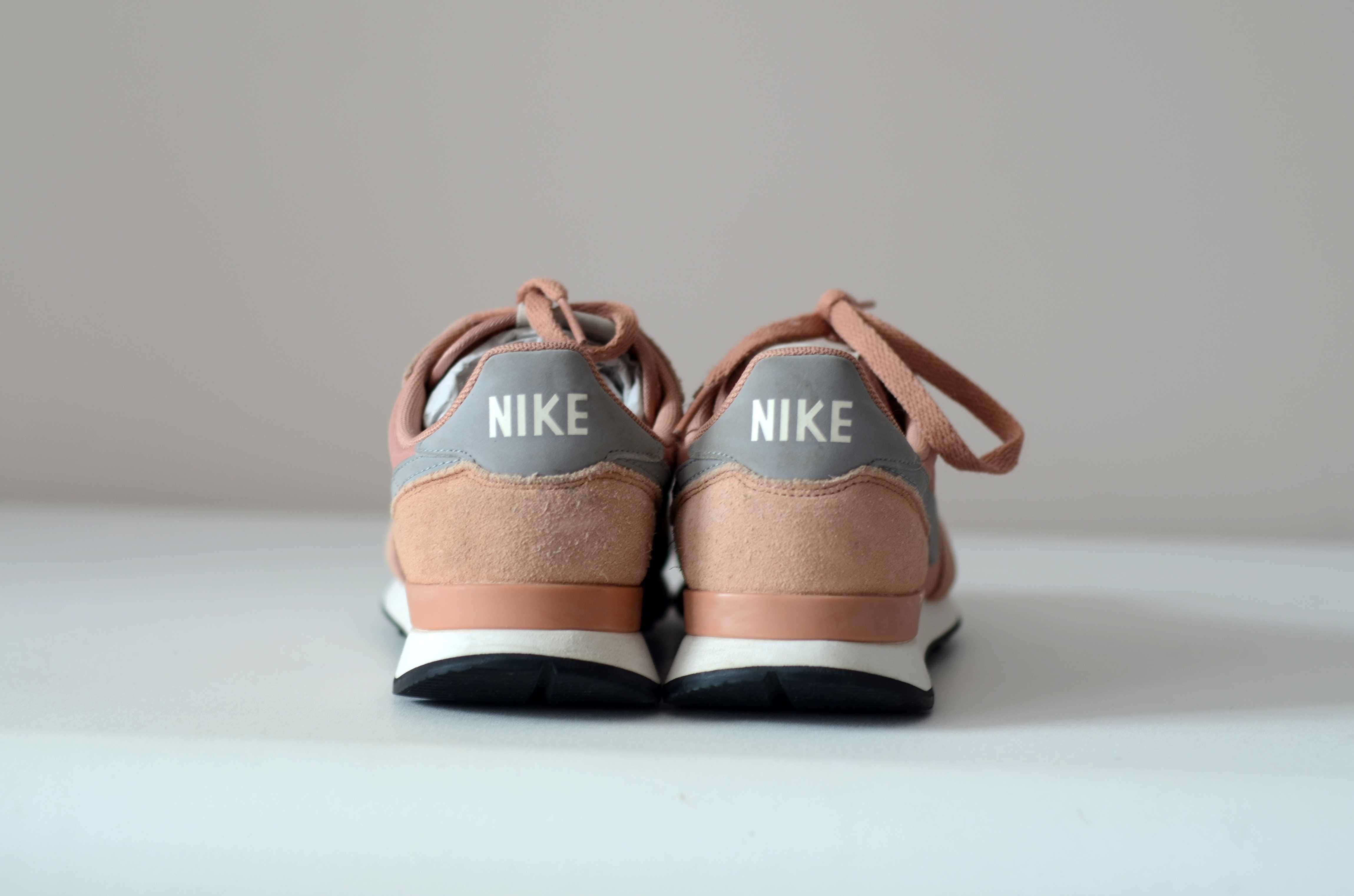 Кросівки Nike Wmns Internationalist "Rose Gold", (р. 38)