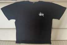 T-Shirt Stussy preta