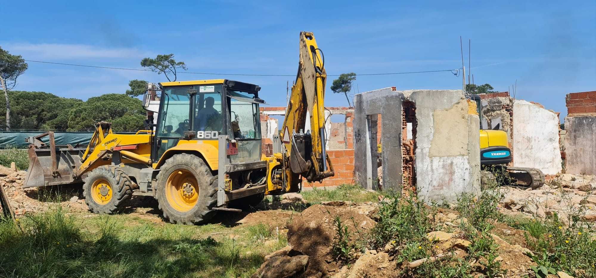 Maquinas terraplanagem/Demolições com operador