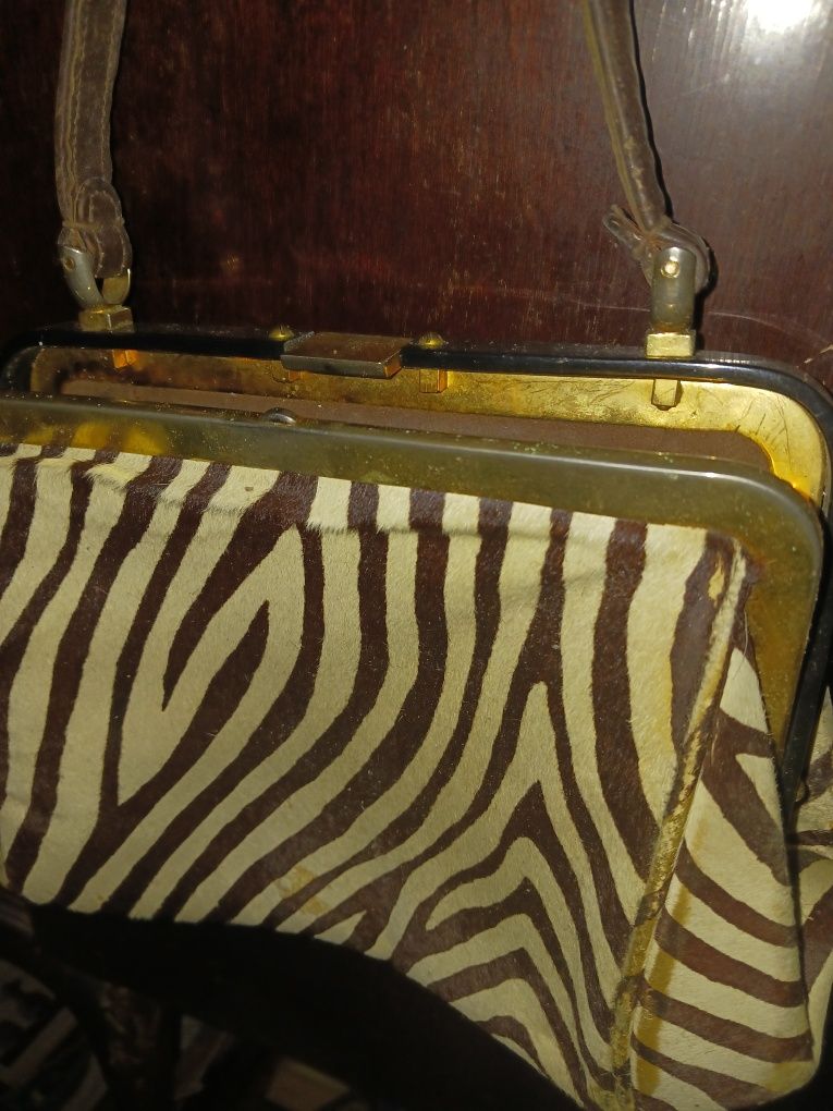 Bolsa zebra ee mulher antiga
