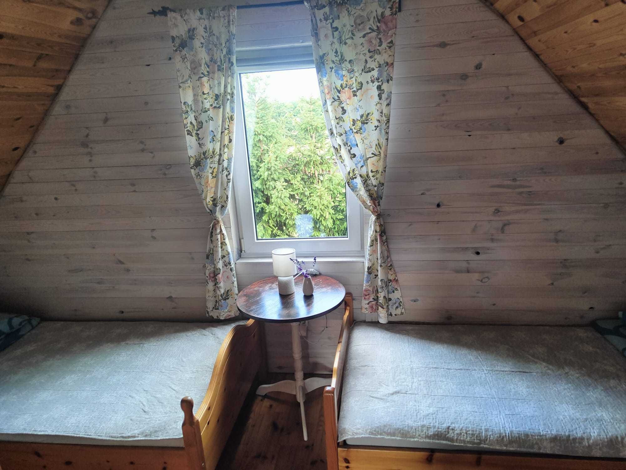 Domek prze lesie koło Łeby