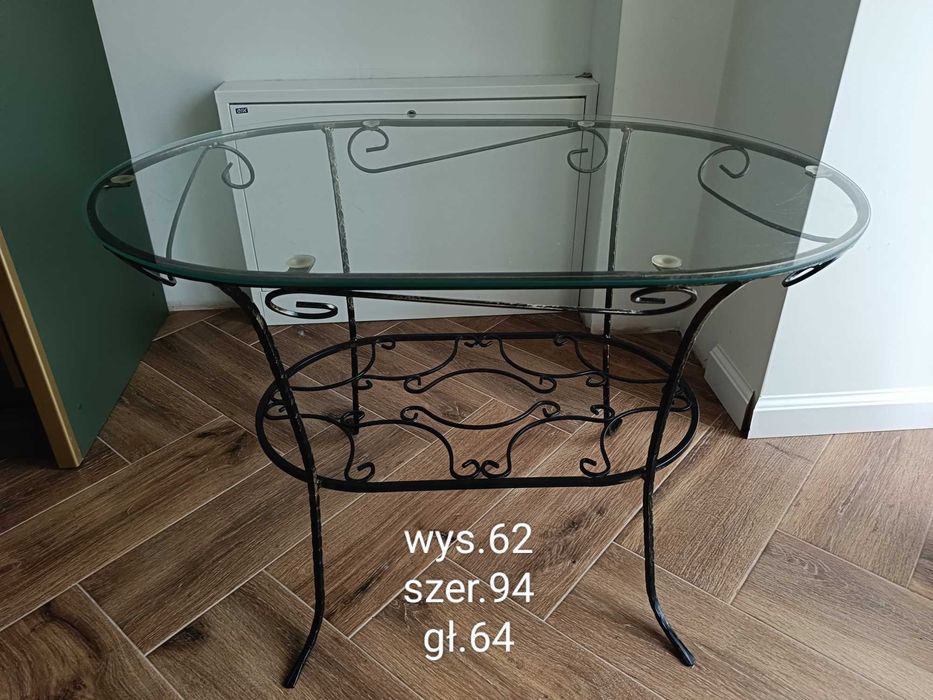 Stolik kuty ze szkłem