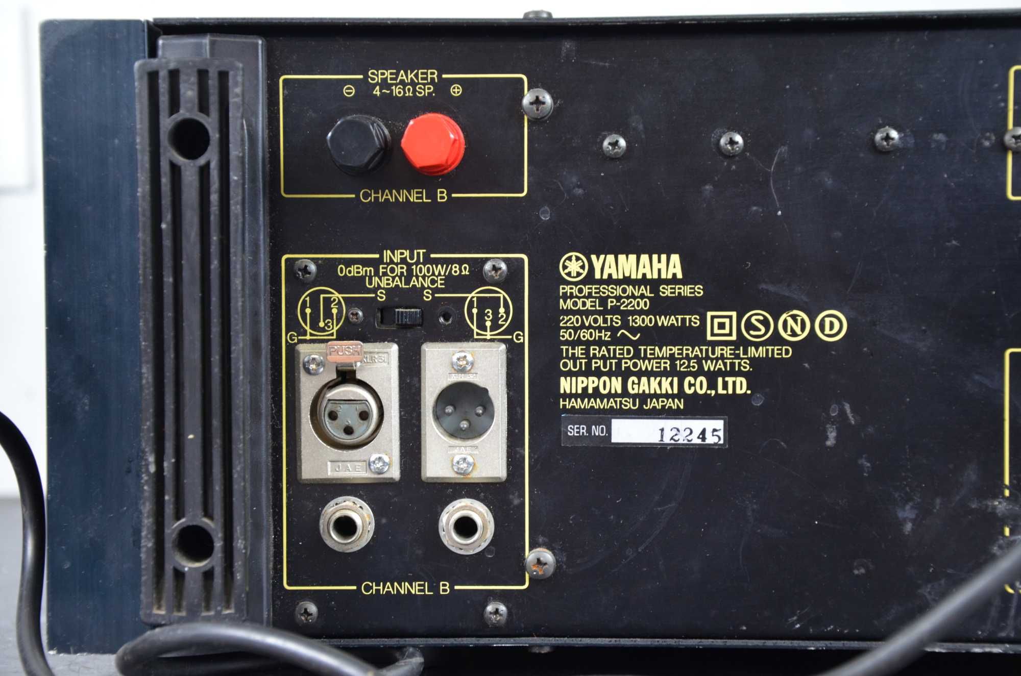 YAMAHA P-2200 Znakomita końcówka  Mocy 2x240 WAT