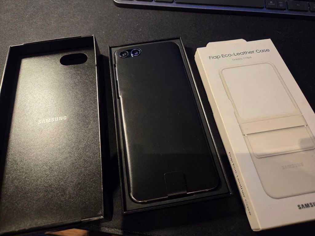 Samsung Galaxy Z Flip 5 5G 8/512 stan idealny wraz z oryg. etui skóra