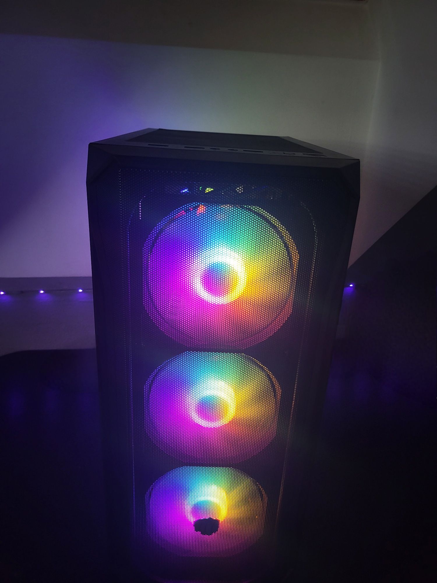 Komputer Gamingowy | R5 3600x | Rx580 | 16gb | SSD