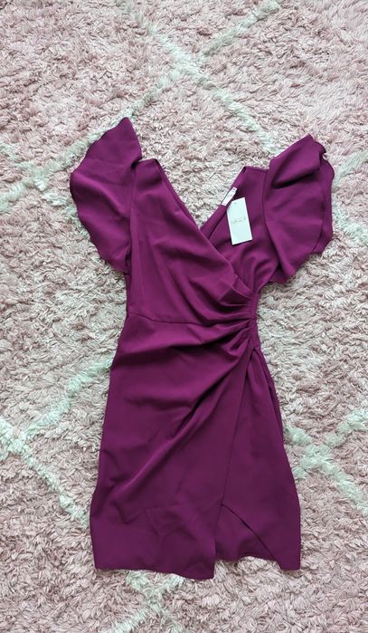 Sukienka koktajlowa wieczorowa fuksja falbany r. 36-38.