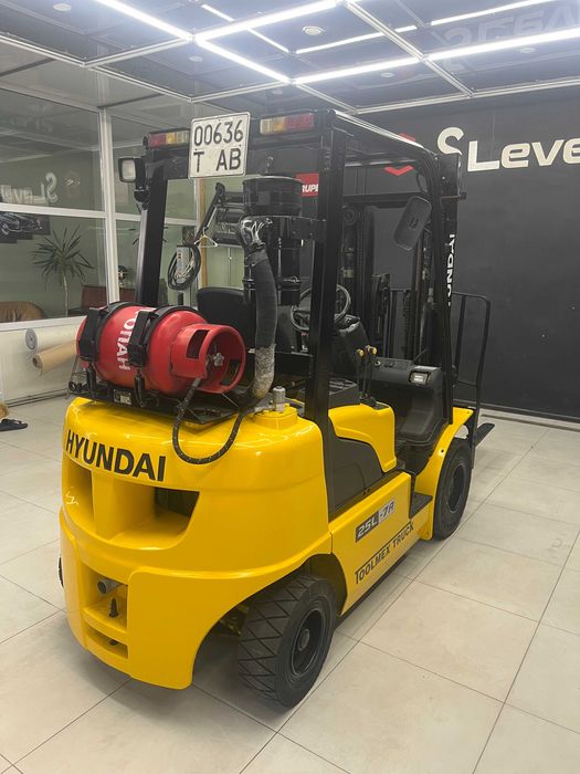 Автонавантажувач HYUNDAI 25L-7A