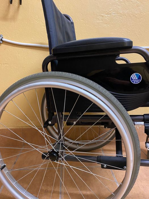 Wózek inwalidzki vermeire D200 ze stopów lekkich