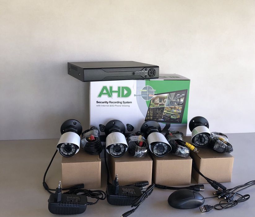 Камера відеоспостереження на 4 камери з реєстратором відеонагляду HD