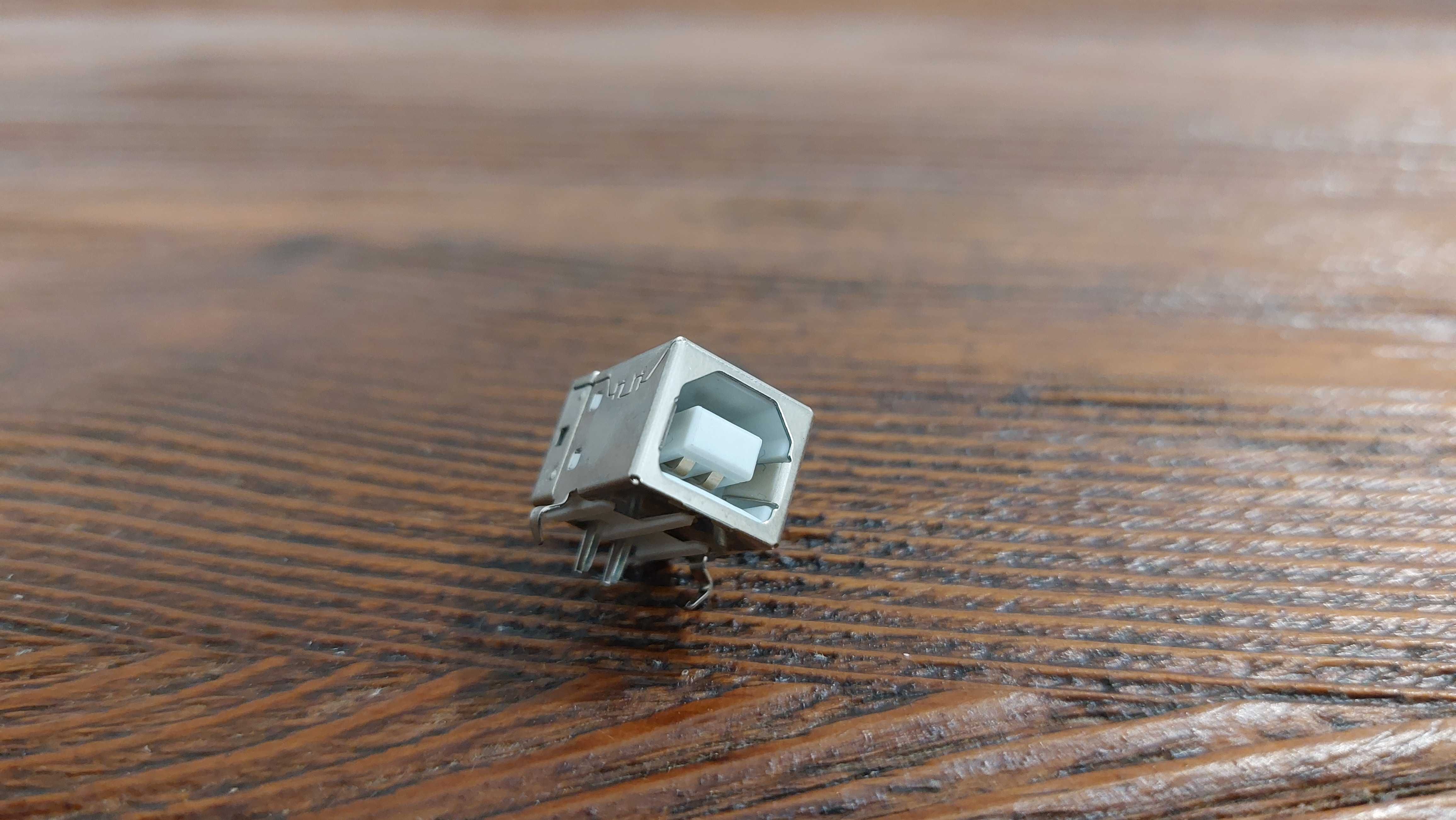 Nowe gniazda USB typ B do drukarek i innych urządzeń 14 sztuk