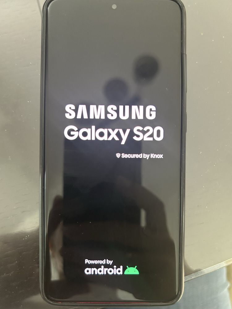Samsung Galaxy S20 8/128 GB Dual czerwony w stanie idealnym