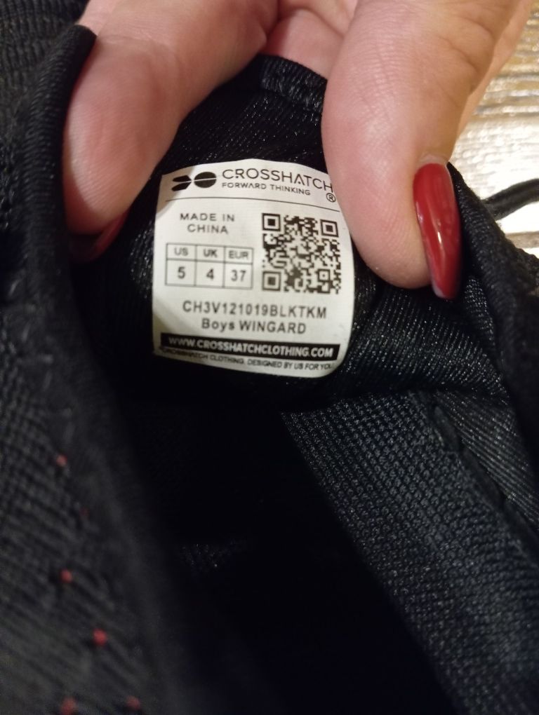 Czarne buty sportowe Crosshatch Wingard r.37.  C.P.2.