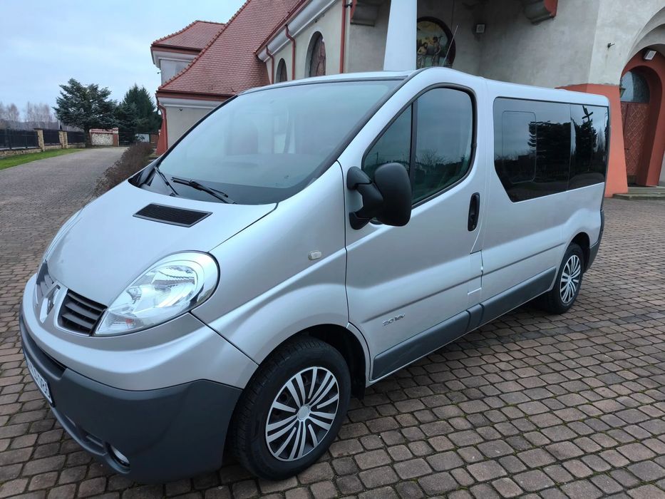 Renault Trafic 9 osób benzyna z gazem z Niemiec oryginalny przebieg