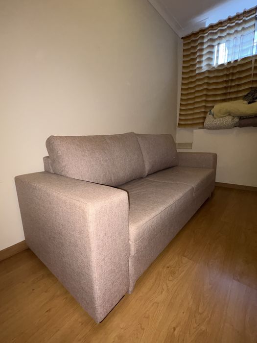 Sofá-cama imaculado