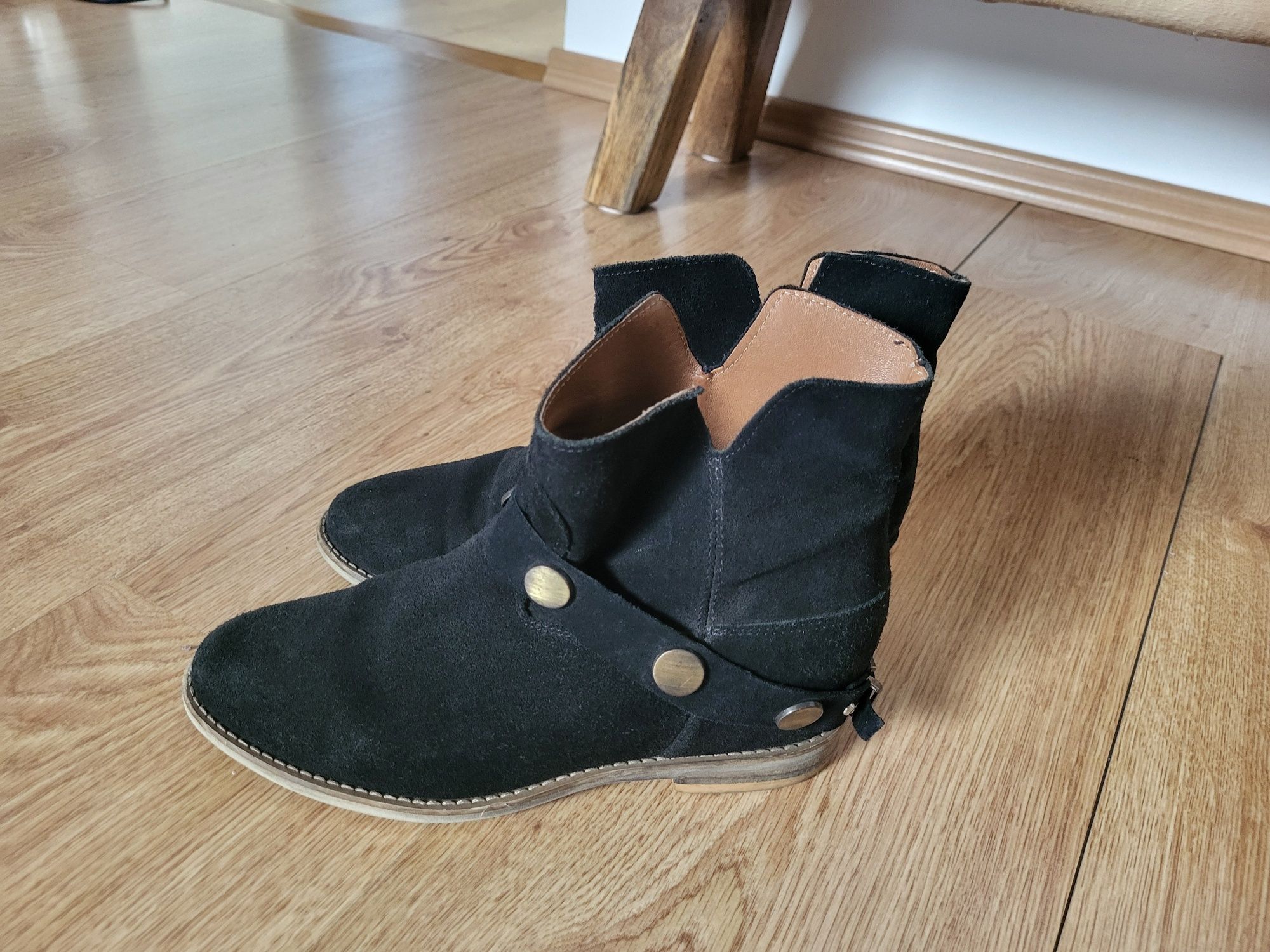 Buty Gianmarko zamszowe czarne 38
