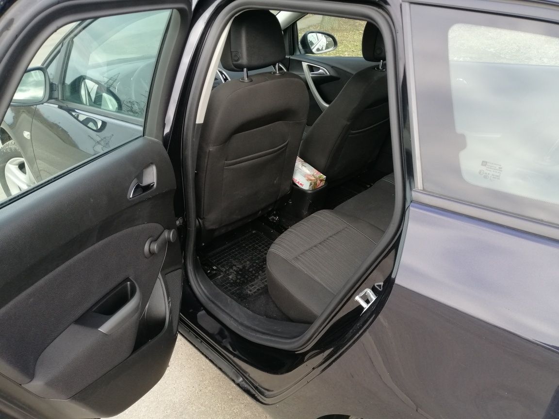 Продам Open Astra J