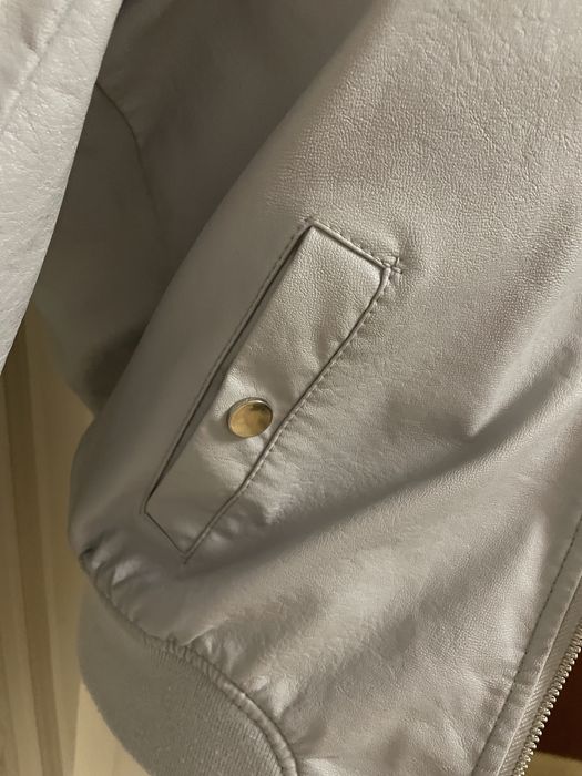 Куртка- бомбер з штучної шкіри S