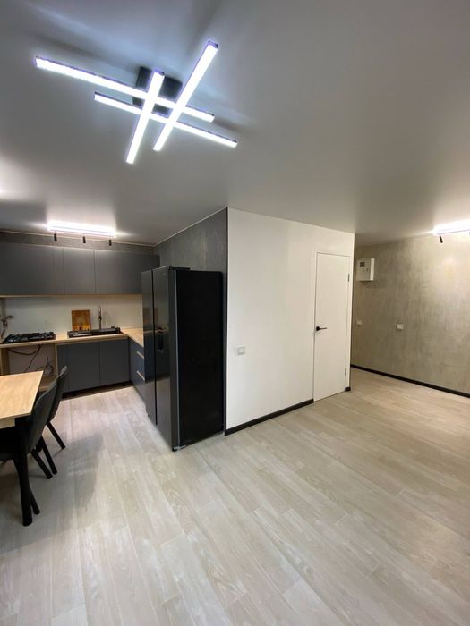 Продам 1 комнатную квартиру с новым ремонтом, техникой,мебелью.